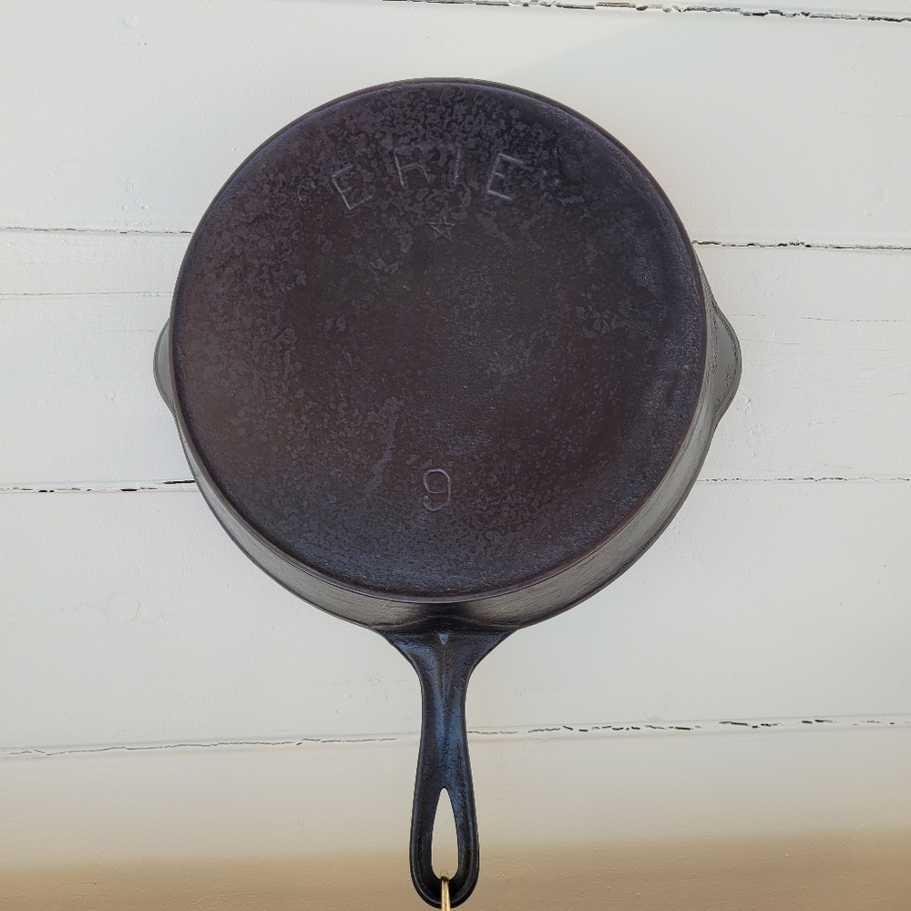 1880's "ERIE" #9 Series 2 Cast Iron Skillet Pan Heat Ring Star Makers Mark